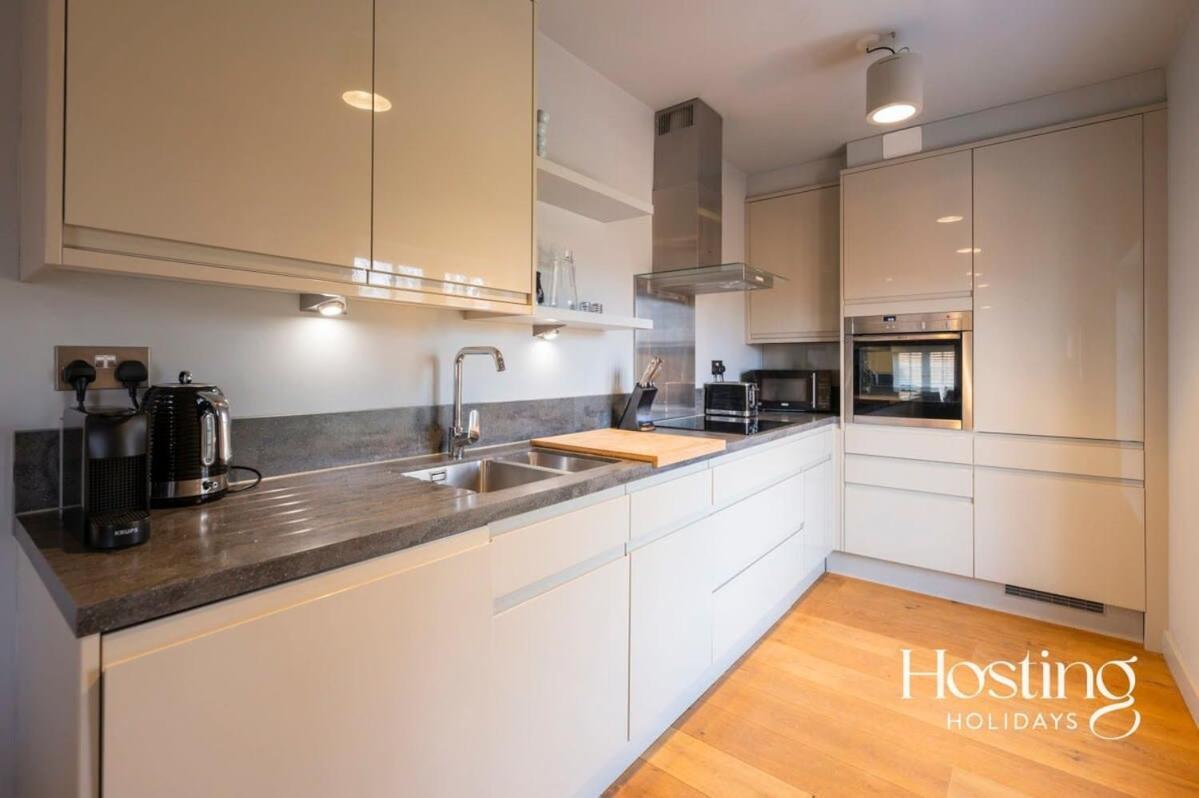Stylish Luxury Apartment In The Centre Of Henley Eksteriør bilde