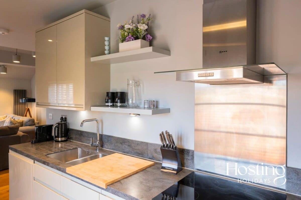 Stylish Luxury Apartment In The Centre Of Henley Eksteriør bilde